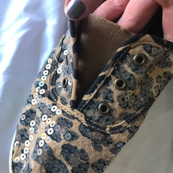 Old Navy cheetah slip on sneakers with sequins 9 - Picture 4 of 5